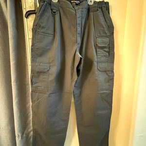 5.11 Tactical Series men's cargo pants size 36/32
